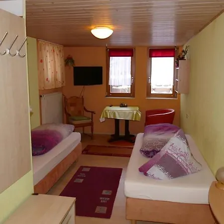 بيت ضيافة Gaestezimmer Schanz-hilbel