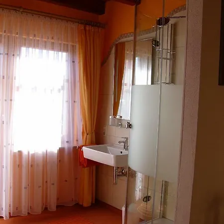 Gasthof Gästezimmer Schanz-hilbel *